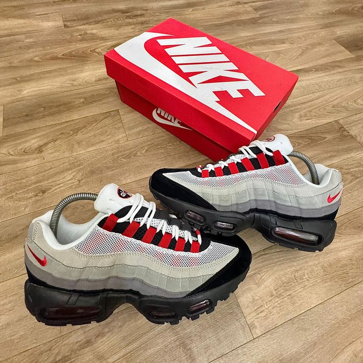 Nike Air Max 95 University Red